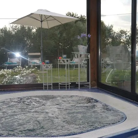 Villa Sleeps 10 With Pool Air Con And Wifi Toscella
