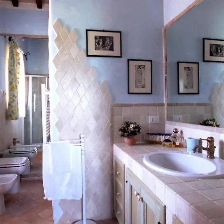 Sleeps 10 With Pool Air Con And Wifi * Toscella