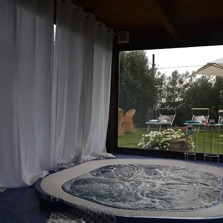 Villa Sleeps 10 With Pool Air Con And Wifi