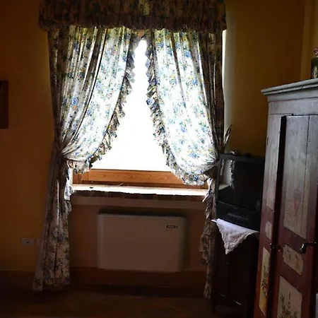 Villa Sleeps 10 With Pool Air Con And Wifi Toscella